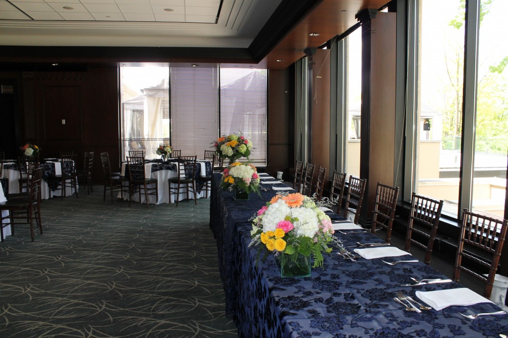 Arrangements on head table