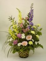 1244228749_Funeral_Arrangement_in_Basket.jpg